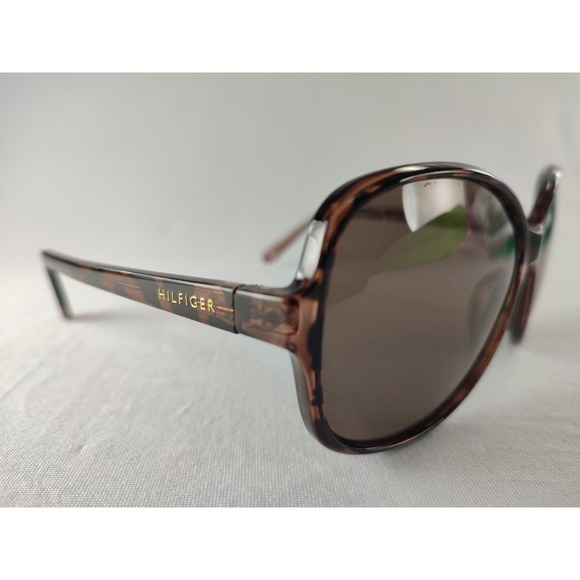 Tommy Hilfiger Accessories - Tommy Hilfiger OL607P Oversized Tortoise Polarized Sunglasses Women's Excellent